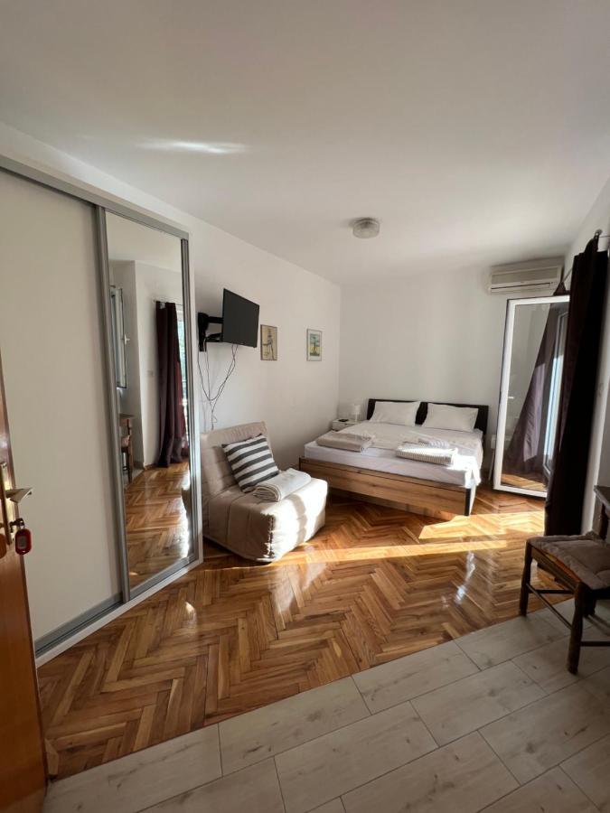 Ksenia Guesthouse Apartments And Studios Budva Exterior photo