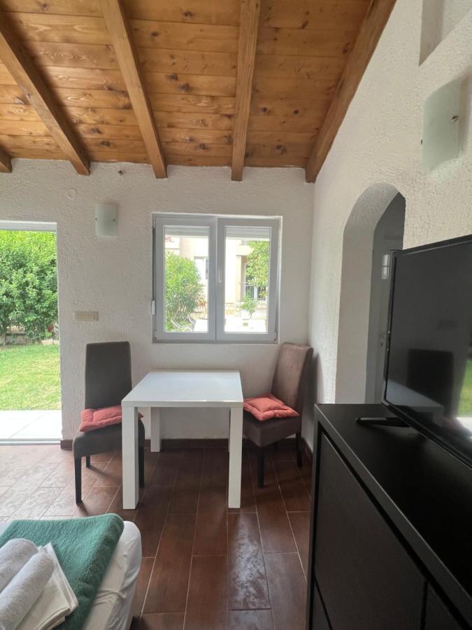 Ksenia Guesthouse Apartments And Studios Budva Exterior photo